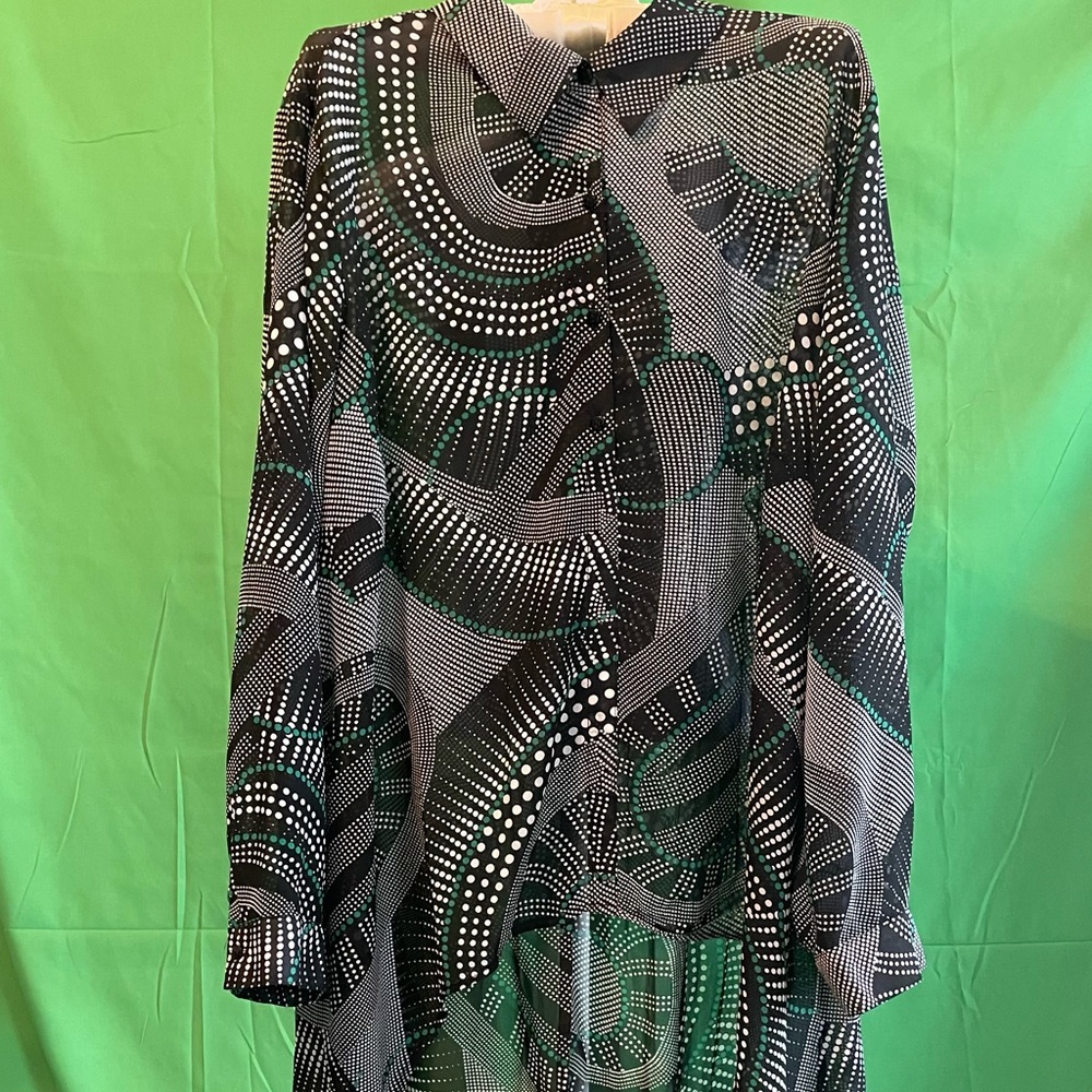 NWT woman’s sheer blouse size 22/24